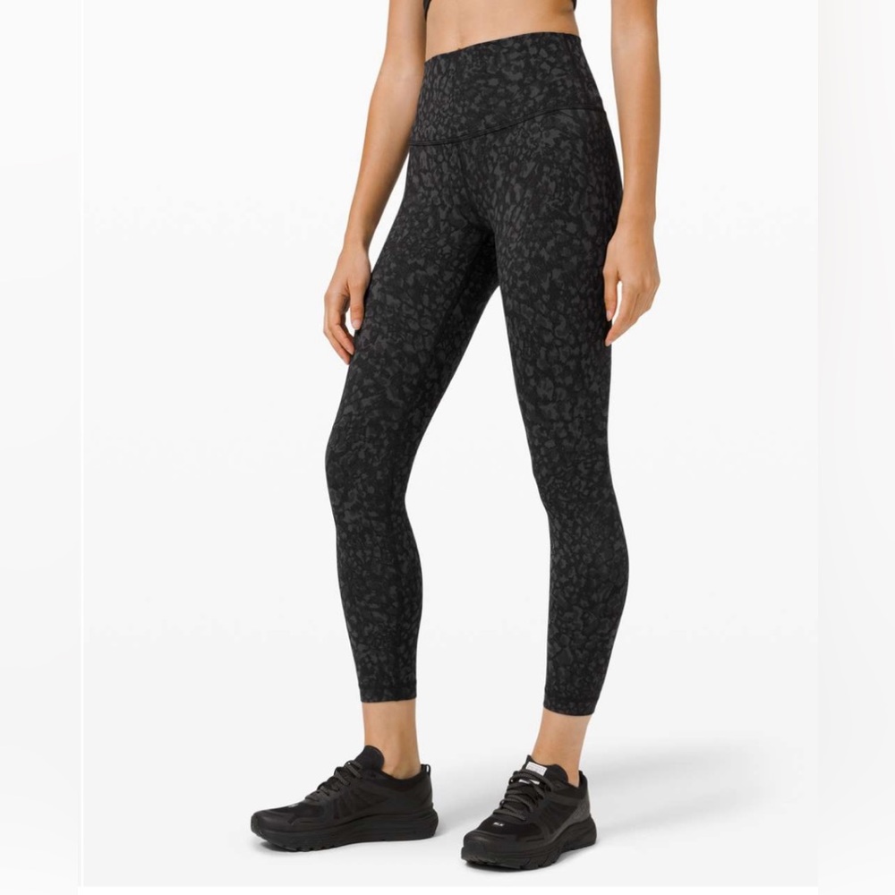 lululemon - wunder under high rise tight 25”, full-on luxtreme, Size 6